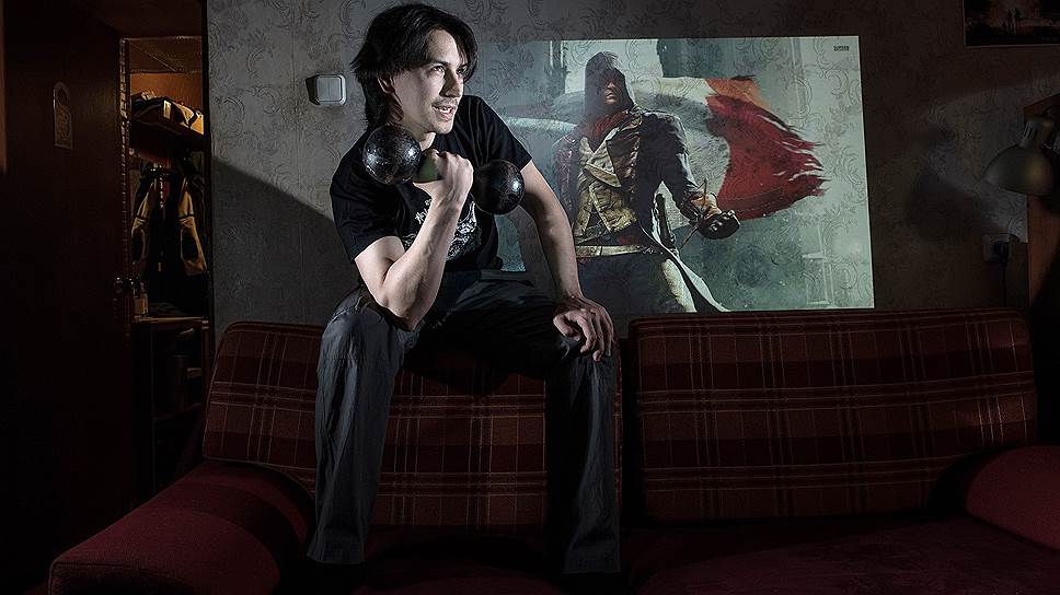 Косплейер Антон Миронов и его персонаж во время фотопректа