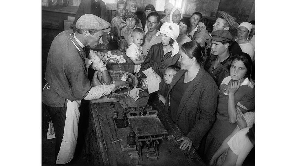 Закрытый кооператив с толпой покупателей назывался временным неудобством