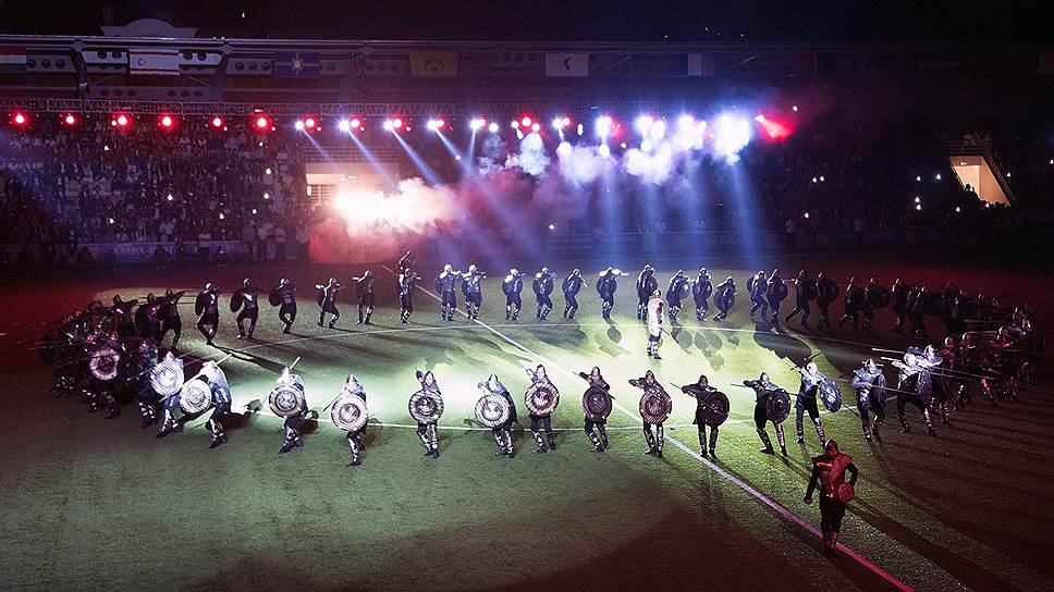Репетиция открытия второго чемпионата мира среди непризнанных в 2016-м на стадионе «Динамо» в Сухуми — исторический танец
