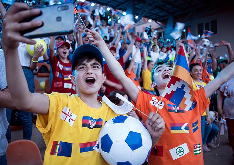 Открытие чемпионата Европы-2019 среди сборных непризнанных государств и регионов в Нагорном Карабахе стало для мальчишек Степанакерта открытием мира