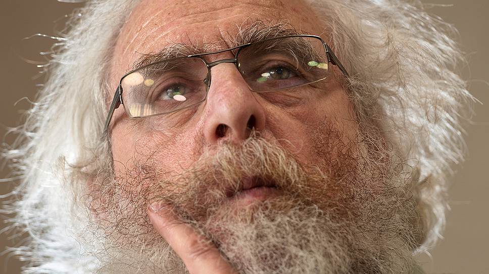 «Занятия наукой заключаются в том, чтобы искать научную истину. При этом все механизмы контроля и оценки деятельности ученых настроены совершенно не на это»