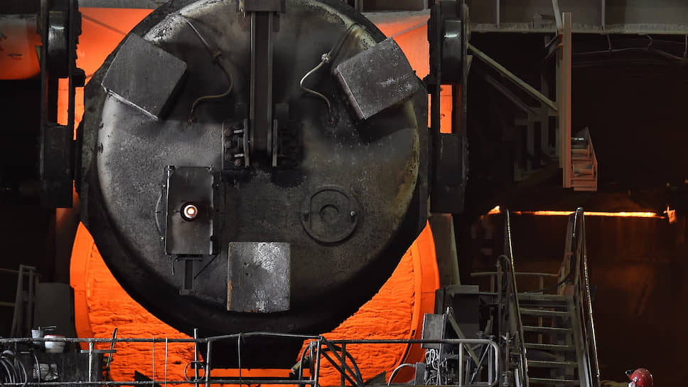 Производственный цех АО «Оскольский электрометаллургический комбинат»