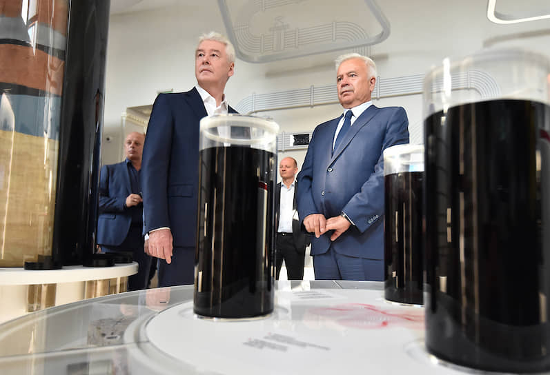 Мэр Москвы Сергей Собянин и президент ЛУКОЙЛа Вагит Алекперов одними из первых оценили экспозицию