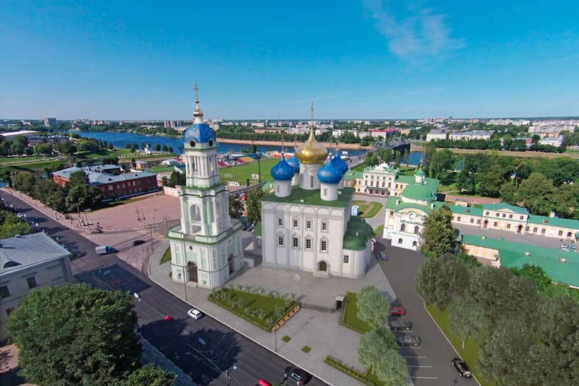 Воссозданный Спасо-Преображенский собор в Твери