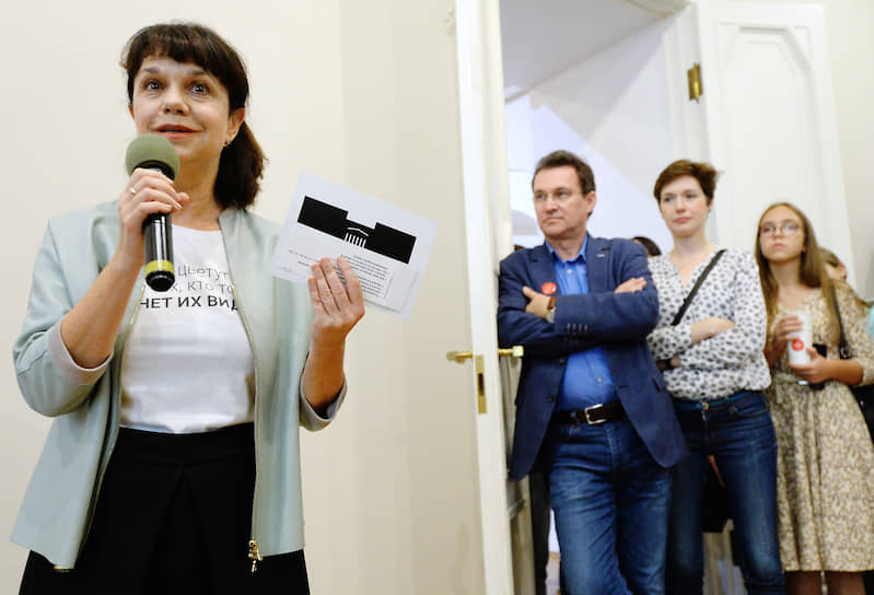 Директор ГМИИ имени Пушкина Марина Лошак открывает «Пушкинский.Youth». На прошлой неделе она стала кавалером ордена Почетного легиона, а на этой ее ждет высокая японская награда. Поздравляем! 