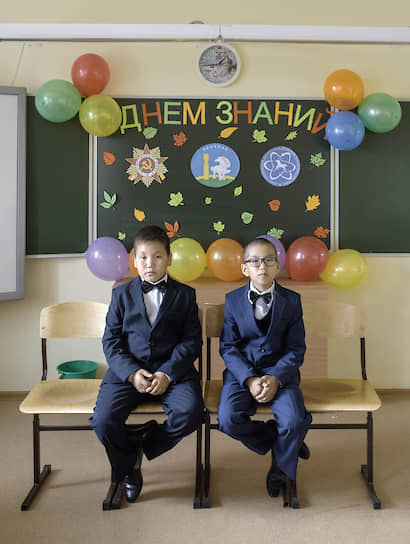 Первый учебный день в гимназии — особенное событие для каждого пятиклассника. Ведь начальной школы здесь нет, и пятиклассники — самые младшие