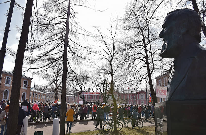 Памятник Тимирязеву