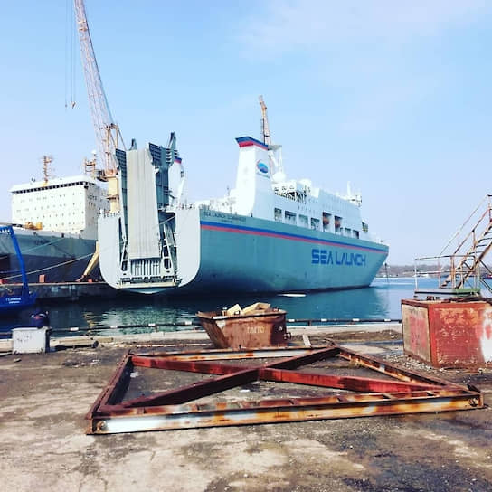 Судно Sea Launch Commander пришвартовалось 17 марта на территории завода Славянский СРЗ