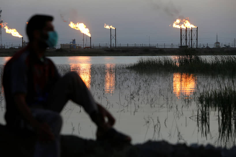 Нефть и вирус — кажется даже странным, что они встретились так поздно. Нефтяная зависимость кажется затянувшейся болезнью. Вирус — поводом расслабиться и ничего не делать