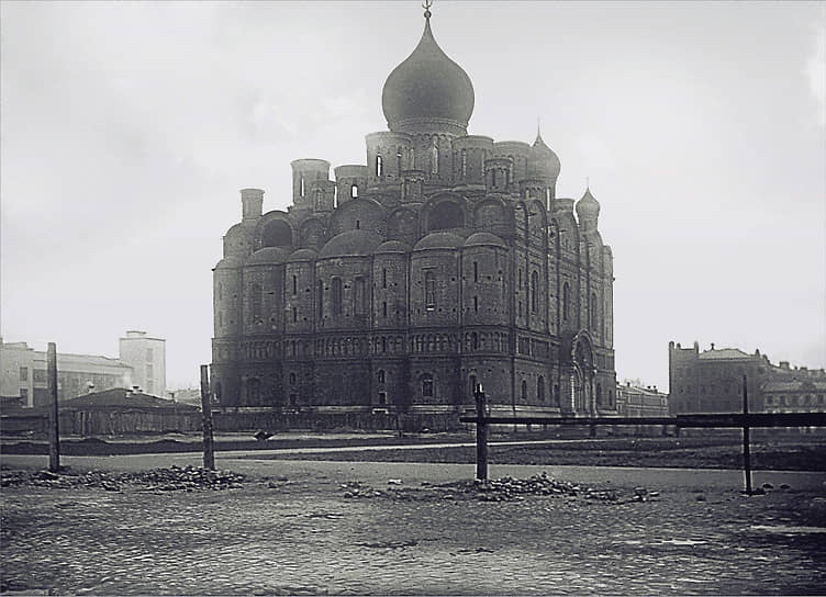 Собор Александра Невского на Миусской площади (1913–1917). Снесен под Дом пионеров