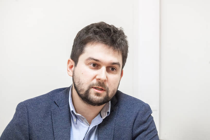 Философ, религиовед, научный сотрудник Московской высшей школы социальных и экономических наук Дмитрий Узланер
