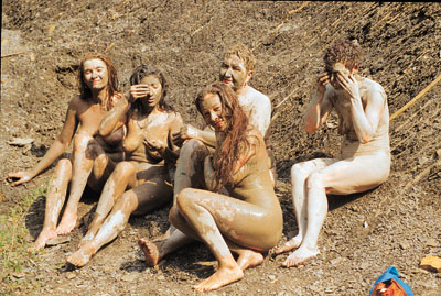 https://im2.kommersant.ru/Issues.photo/OGONIOK/archive/common/archive/1999/4615/28-22-27/28-26-2b.jpg