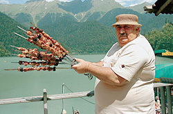 Бананы здесь не растут, зато водится отличный шашлык