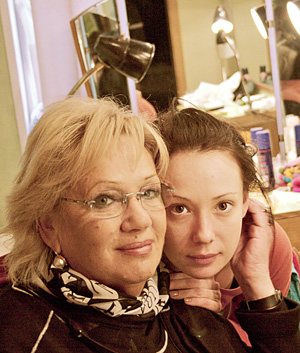 Галина Волчек и Чулпан Хаматова