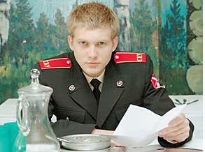 В роли кадета Ильи Синицына
