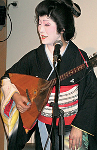 Гейша с балалайкой и самурайская водка - это есть только в России