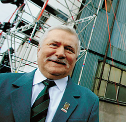 40 лет назад Лех Валенса был простым электриком на судоверфи