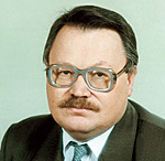 РУДОЛЬФ ПИХОЯ, доктор исторических наук