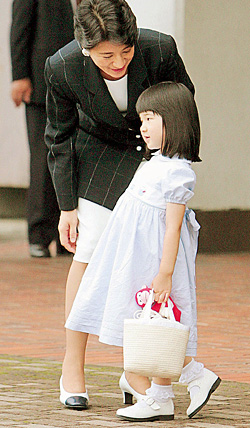 Малышку зовут Айко. У нее большое будущее