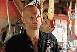 Одного из упырей-дачников сыграл продюсер «Жести» Юсуп Бахшиев