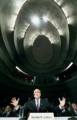 Джулиани - один из вероятных фаворитов президентской гонки. Но нужен ли Америке такой президент?