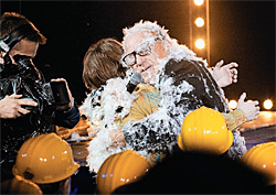 Шоу «Вендетта»: Лео Басси пугает публику и одновременно смеется над ней 