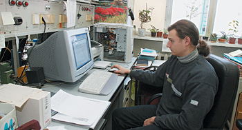 Кирилл Петриков, аспирант Тульского университета, изучает, как разрушаются нефтяные и мазутные загрязнения в холодном климате