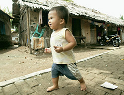 ...но основная часть населения страны по-прежнему живет очень бедно