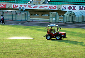 Это не посевная и не уборочная: на Восточной улице в Москве готовились к первому матчу команды «Москва»