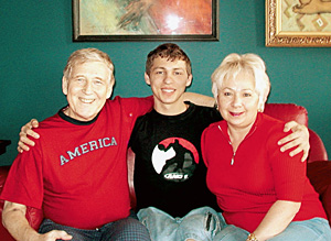 Владимир Ярыгин с женой Ириной и приемным сыном Денисом