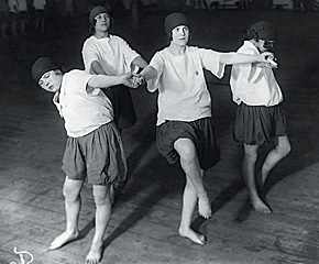 Стройную девушку 20-х годов ХХ века сегодня назвали бы упитанной