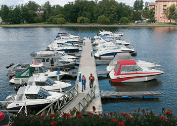 В отличие от московской у питерской Рублевки есть большая вода