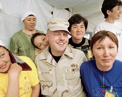 Обслуживающий персонал из Киргизии трудится лишь в жилом секторе авиабазы. А вот коммерческие палатки на ее территорию не пустили