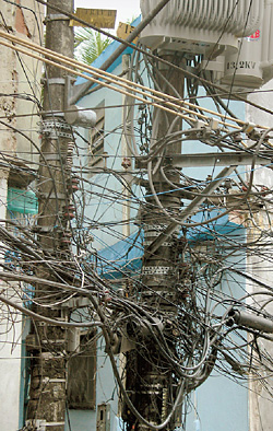 Так выглядел «Столб жизни» до того, как его расстреляла ворвавшаяся в Росинью банда