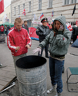 Протест под присмотром власти