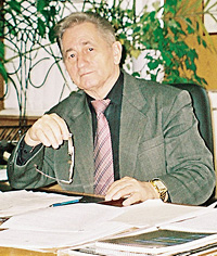 Академик Валентин Рыбалко знает о свиньях все. И пишет о них стихи