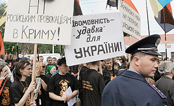 России не стоит накалять и так разделенную на два полюса Украину