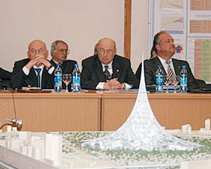 Московские руководители на смотринах «елки» Фостера