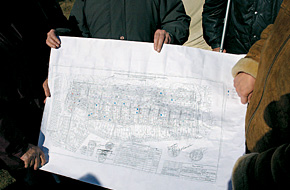  Дележ земли - на карте и в жизни - привычное занятие для крымчан