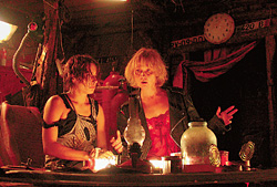 Журналистка быстро деградирует до уровня местных жителей