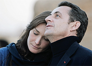 «Самка с улыбкой Терминатора»—так отозвалась о Карле ее соперница