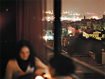 «Наташи» цепко держатся за Стамбул и поэтически любят Босфор