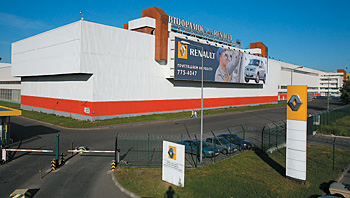 На заводе Renault в Москве уже собирают дешевый автомобиль Logan 