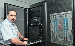 Самый мощный в России промышленный суперкомпьютер «АЛ-100» запущен в Рыбинске. Директор по ИТ НПО «Сатурн» Александр Пионтковский: «Когда мы три года назад запускали наш первый суперкомпьютер, то думали, что он будет работать лет десять. Но развитие технологий идет вперед такими темпами, что уже сегодня нам потребовался новый и в 20 раз мощнее. Так и появился «АЛ-100»