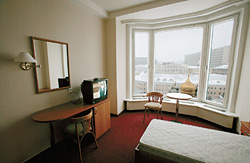 Вид из окна - все, что осталось в большинстве номеров. Скоро не будет ни вида, ни окон