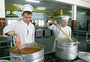 В этой столовой вкусно...