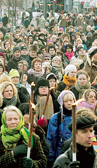 Датчане призывают к мирному диалогу на улицах и в интернете. И объясняют: одна газета - это не весь народ