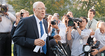 Генри Полсон сколотил состояние в инвестиционной компании. Теперь как министр он спасает тонущий «инвестиционный корабль»