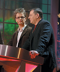 Ведущий Александр Пушной и актер Вадим Андреев впали в детство