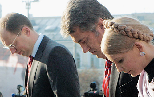 Яценюк, Ющенко, Тимошенко: роли распределены, монологи расписаны